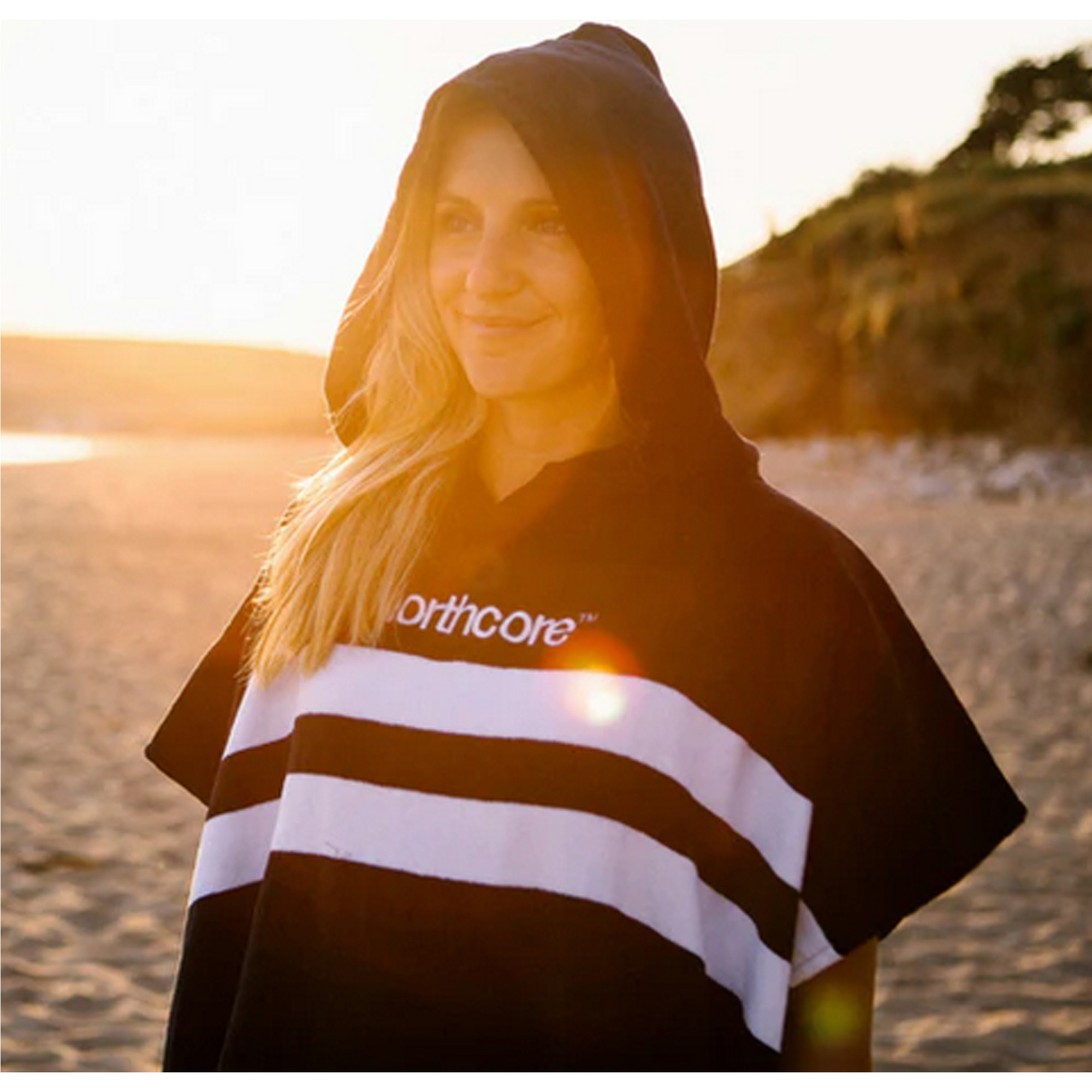 2026 Northcore Beach Basha Stripe Toalha Com Capuz Trocando Robe / Poncho NOCO241 - Blue